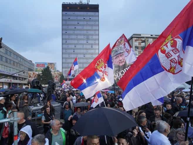 Veliki skup u Nišu: Dodik i Stevandić podržali Vučića pred izbore