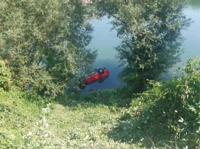 Vozilo Civilne zaštite izvučeno iz Drine