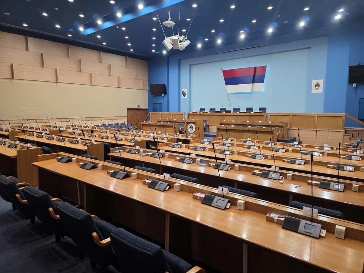 Za četiri poslanika iz Izborne jedinice osam 95 kandidata