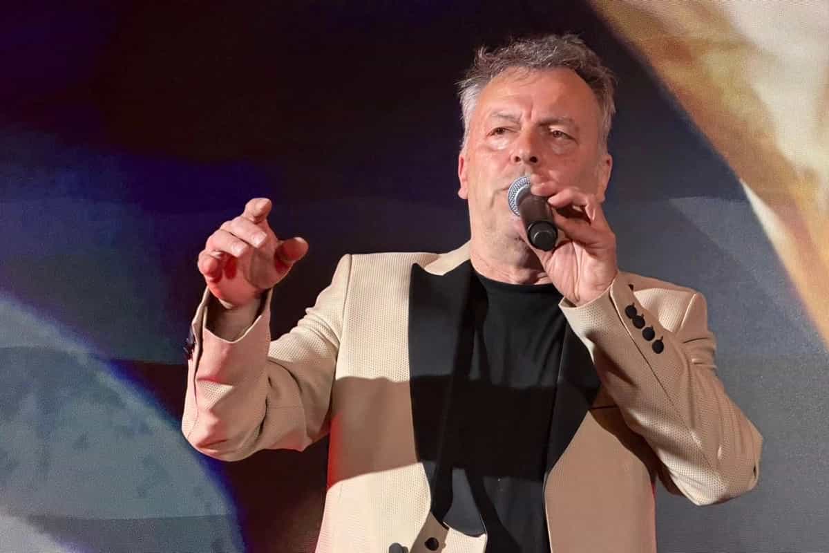 Zaplovio “Pijani brod”: Objavljen novi album Neleta Karajlića (VIDEO)