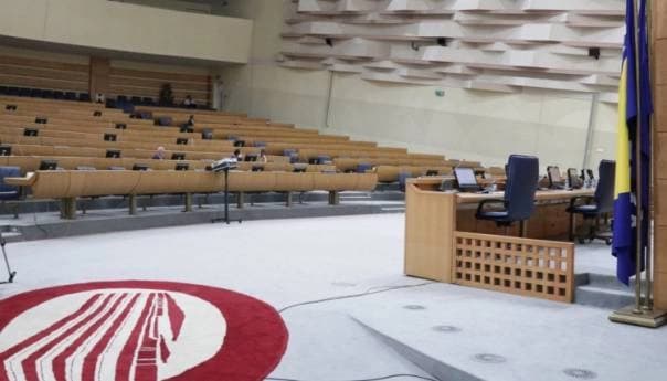 BiH u blokadi, Srpska neće primjenjivati Inckovu odluku