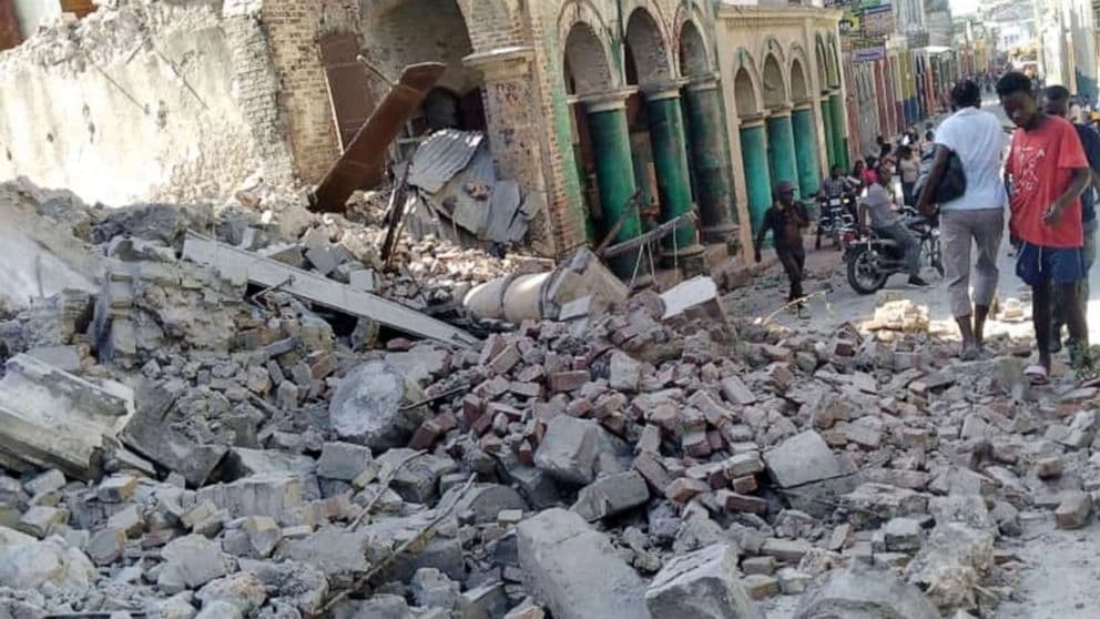 Broj poginulih u zemljotresu koji je pogodio Haiti popeo se na 2.189