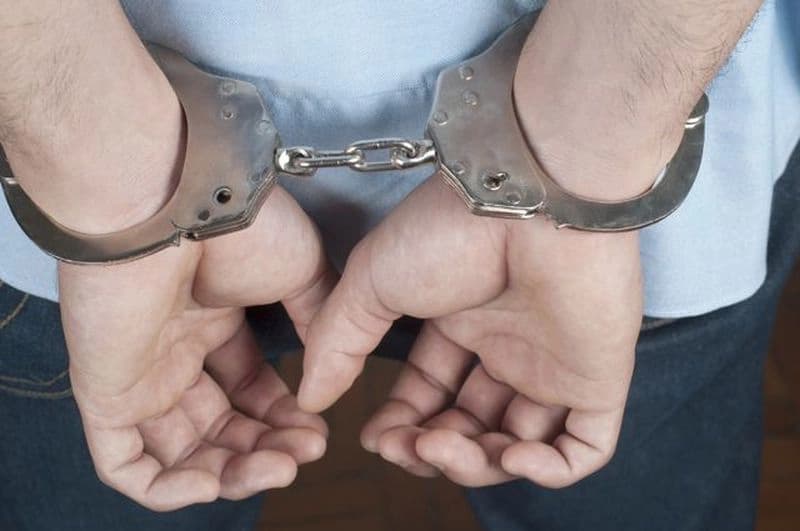 Diler iz Srbije optužen da je s kolegama mučio klijente zbog 100 evra
