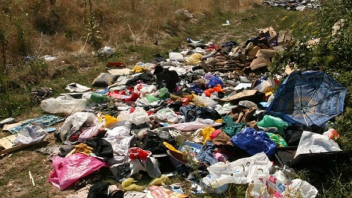 Divlje deponije niču i pred okom kamere