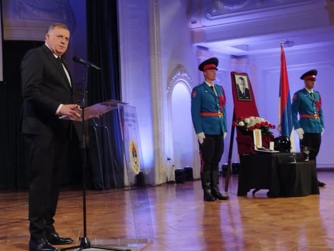 Dodik se u suzama oprostio od Kusturića: Bio je najbolji pilot (VIDEO)