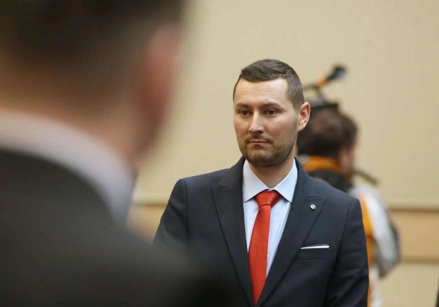 Dogan podnosi ostavku