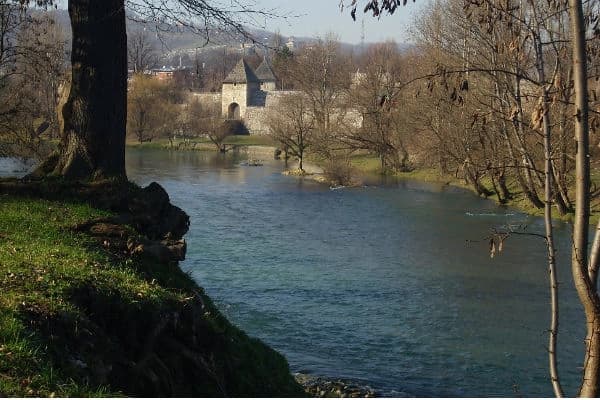 Drama u Banjaluci: Djevojka skočila sa mosta u Vrbas