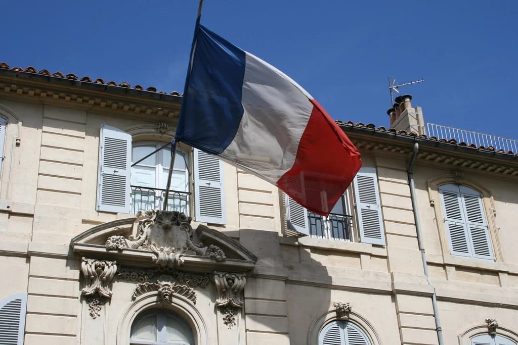 Francuska strahuje da ne prođe kao Kazahstan