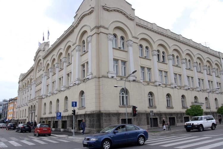 Grad nudi 20 odsto veće plate, sindikat traži kolektivni ugovor