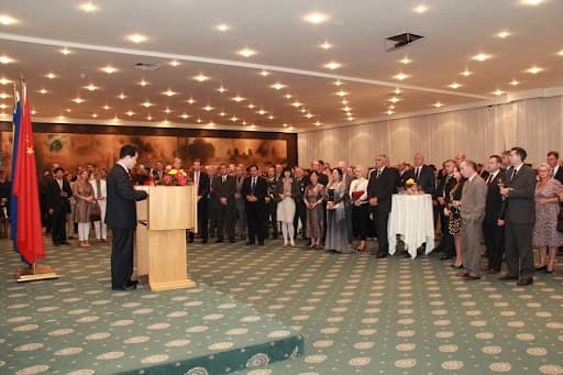 Kina uputila diplomatsku notu: Ne prihvata legitimitet Kristijana Šmita