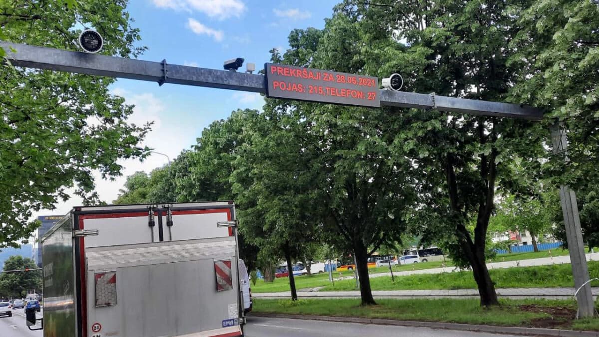 Ko ne veže pojas, ko telefonira dok vozi? Stotine prekršaja u Banjaluci dnevno