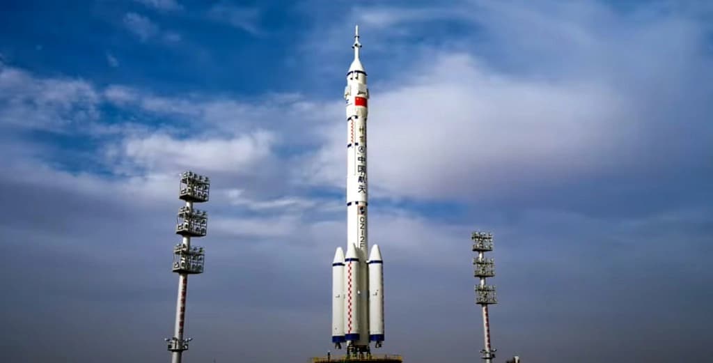 Lansirana raketa s kineskim astronautima