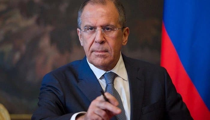 Lavrov: Vučić iskusan političar, hrabro i dugo trpi pritisak EU