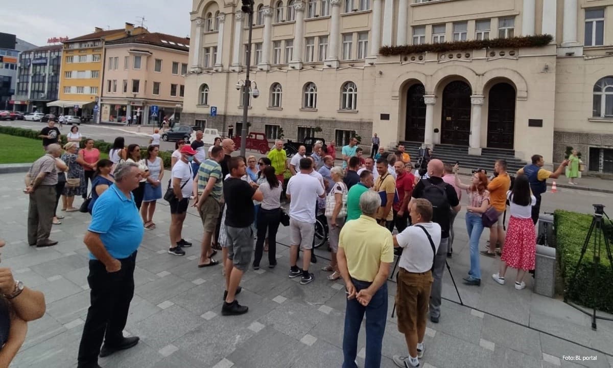 Mještani Donjih Kola pred Gradskom upravom