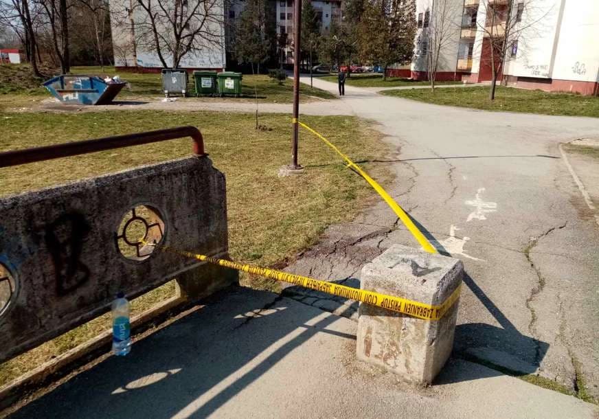 Muškarac sa crnom kapuljačom odšetao nakon zločina