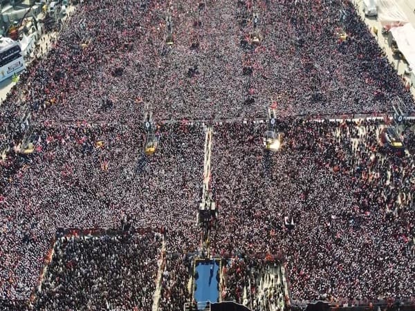 Na Erdoanov miting u Istanbulu došlo 1,7 miliona ljudi