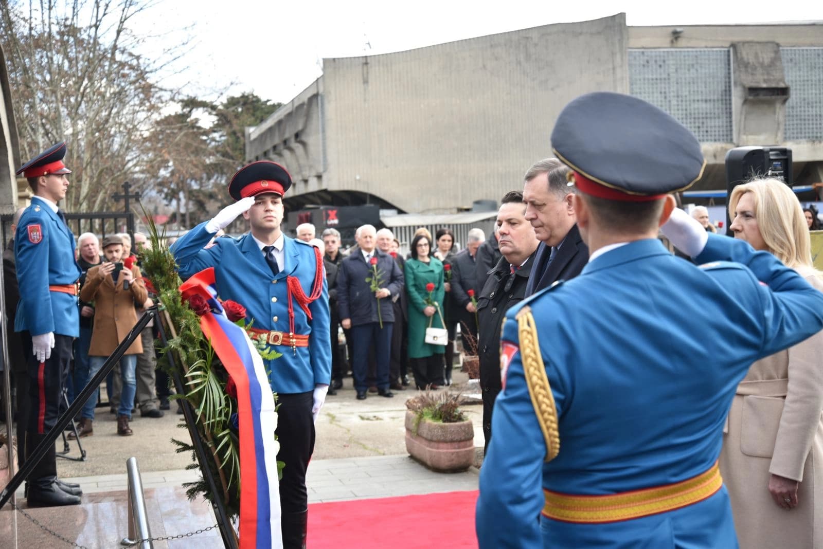 Na groblju Sveti Pantelija u Banjaluci položeni vijenci palim borcima VRS