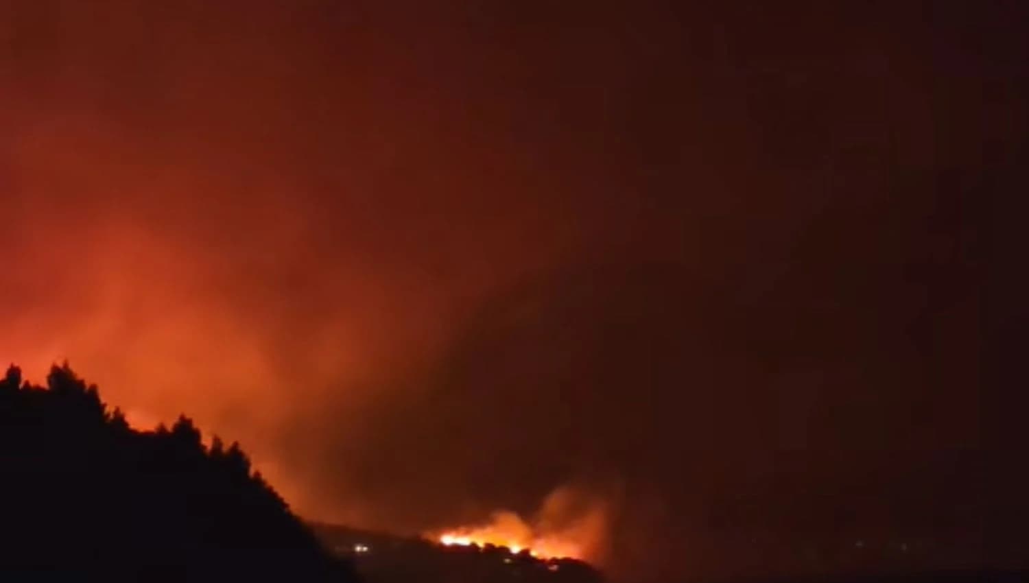 Omiš: Gore kuće i vozila, čuju se eksplozije, ima i povrijeđenih (VIDEO)