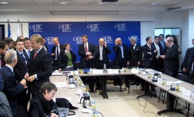 PIK: Dodik da prekine sa retorikom nepriznavanja Šmita