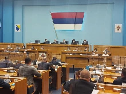 Pogledajte incident u NSRS: Poslanici spriječili Vukanovića da priđe Šuliću