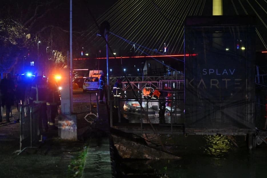 Potonuo splav u Beogradu, mladi u panici skakali u vodu