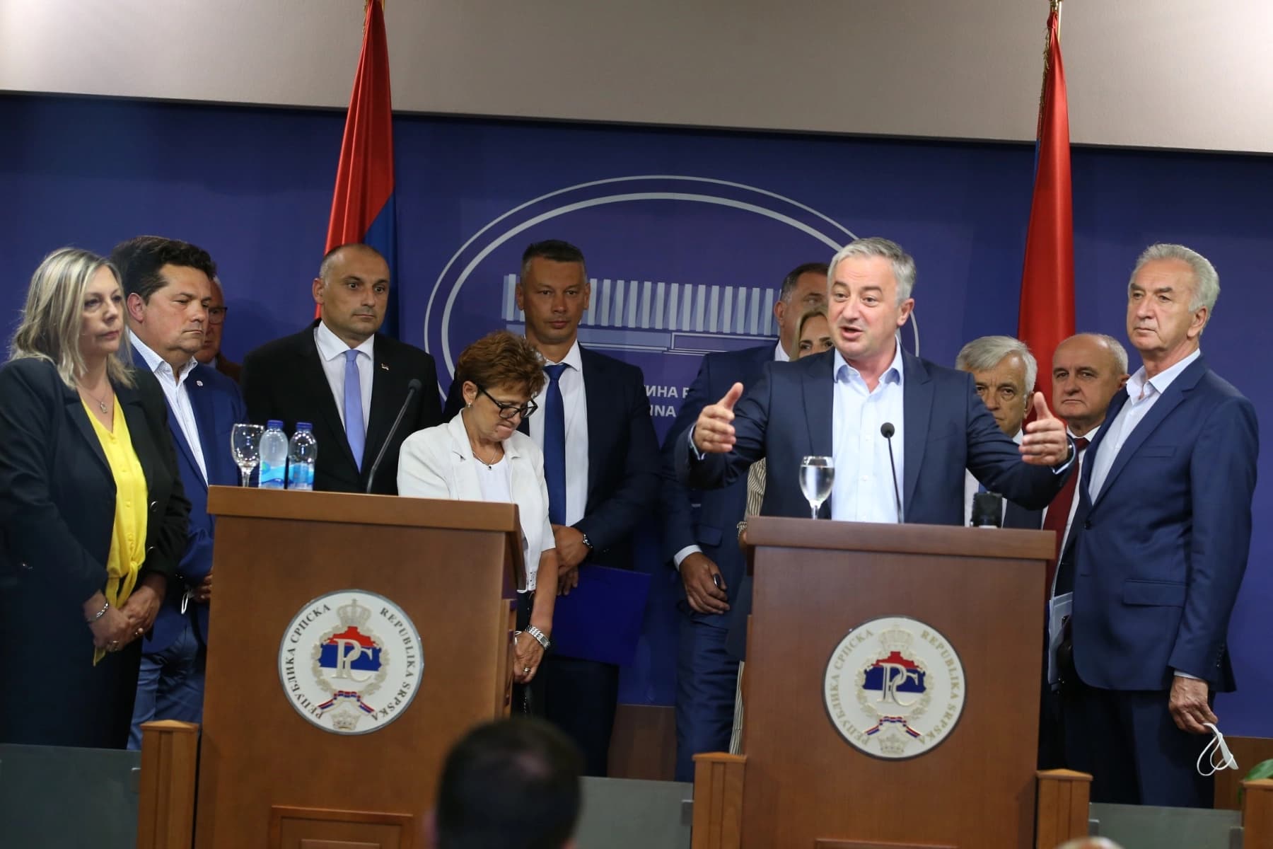 Privremeno finansiranje ruši krhko srpsko jedinstvo