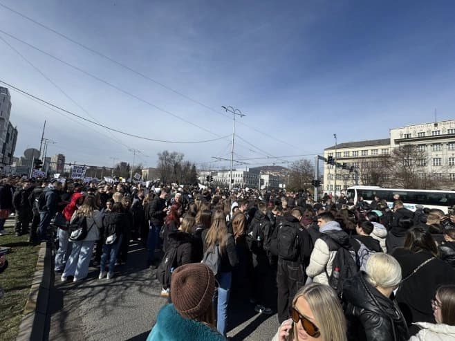 Protesti u Sarajevu: Građani peti dan zahtijevaju siguran javni prevoz