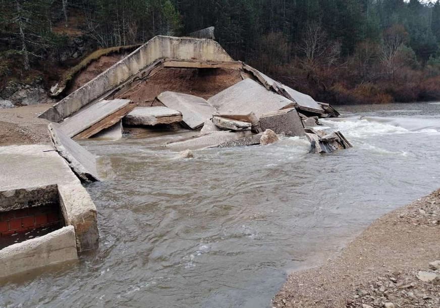Pukla brana na jezeru kod Bosanskog Grahova