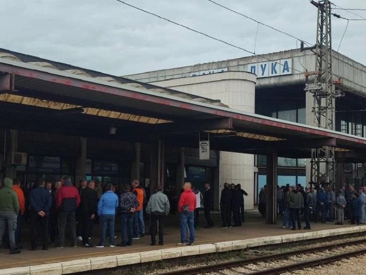 Radnici “Željeznica” obustavili rad