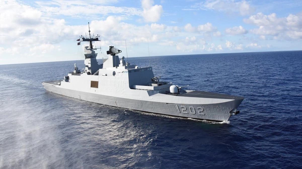 Ratni brodovi spremni za napad