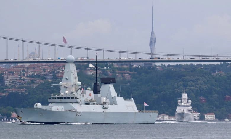 Rusi ispalili hice upozorenja prema britanskom razaraču, Britanci: Niste