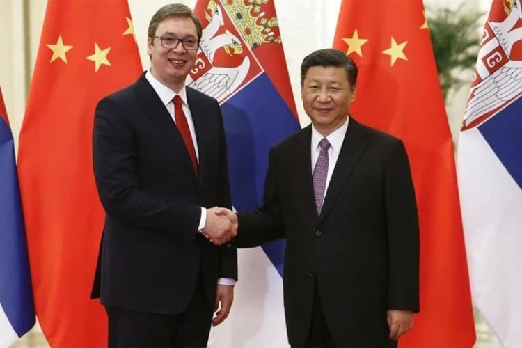Si Đinping odlikovao Vučića Ordenom prijateljstva