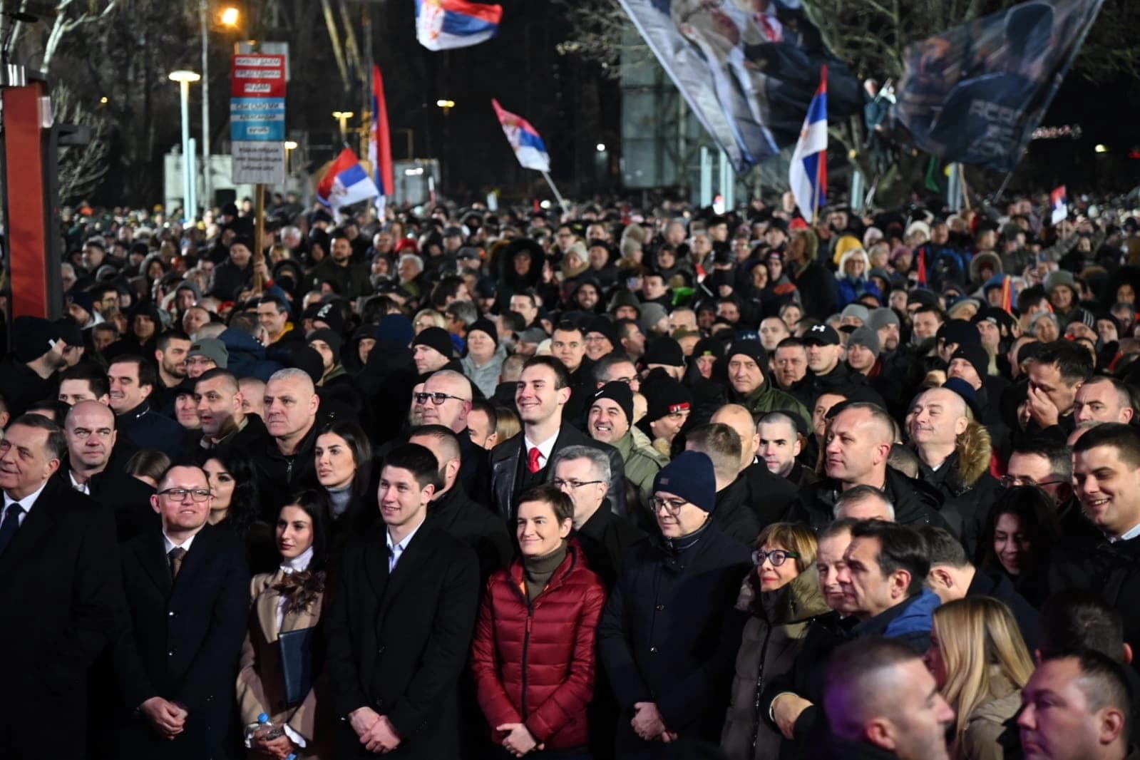 Skup u Sremskoj Mitrovici: “Oni hoće Srbiju koja će da kleči”