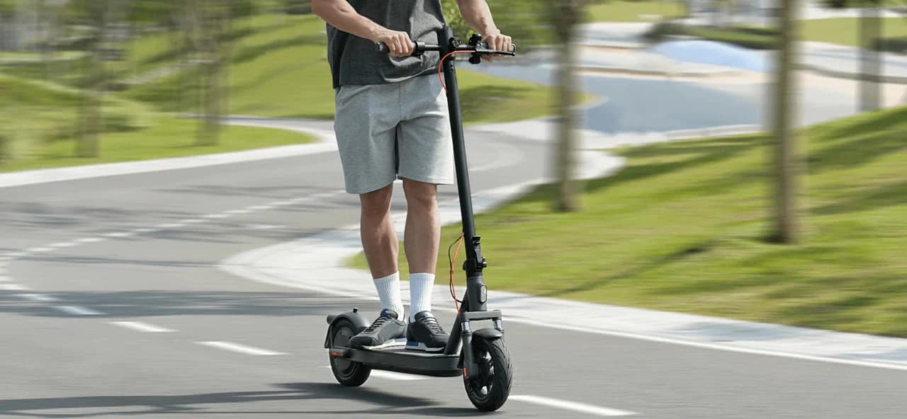 Slovenija podigla starosnu granicu za vožnju električnih trotineta