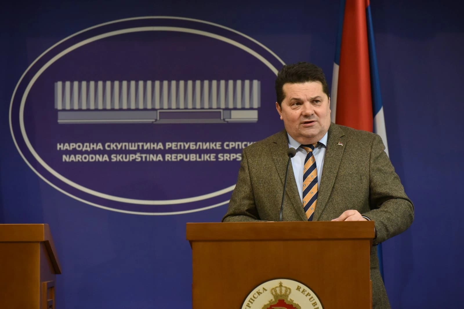 Stevandić održao lekciju o zastavi