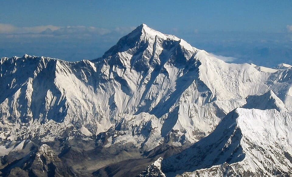 U jednom danu 274 uspona na Mont Everest