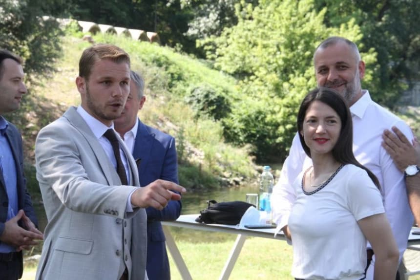 U opoziciji svi protiv svih