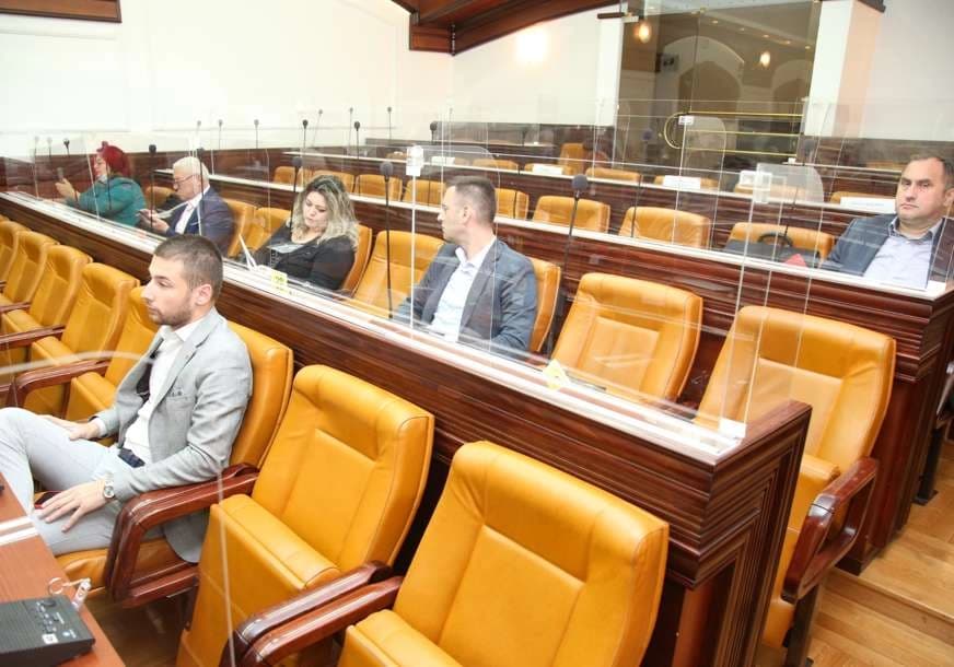 Većina u Skupštini, bez potpisa US, odgodila sjednicu