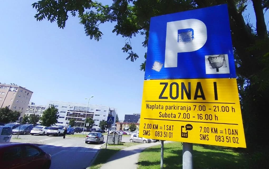 Vozači u Banjaluci i dalje ne plaćaju parking – evo koliko je ispisano kazni