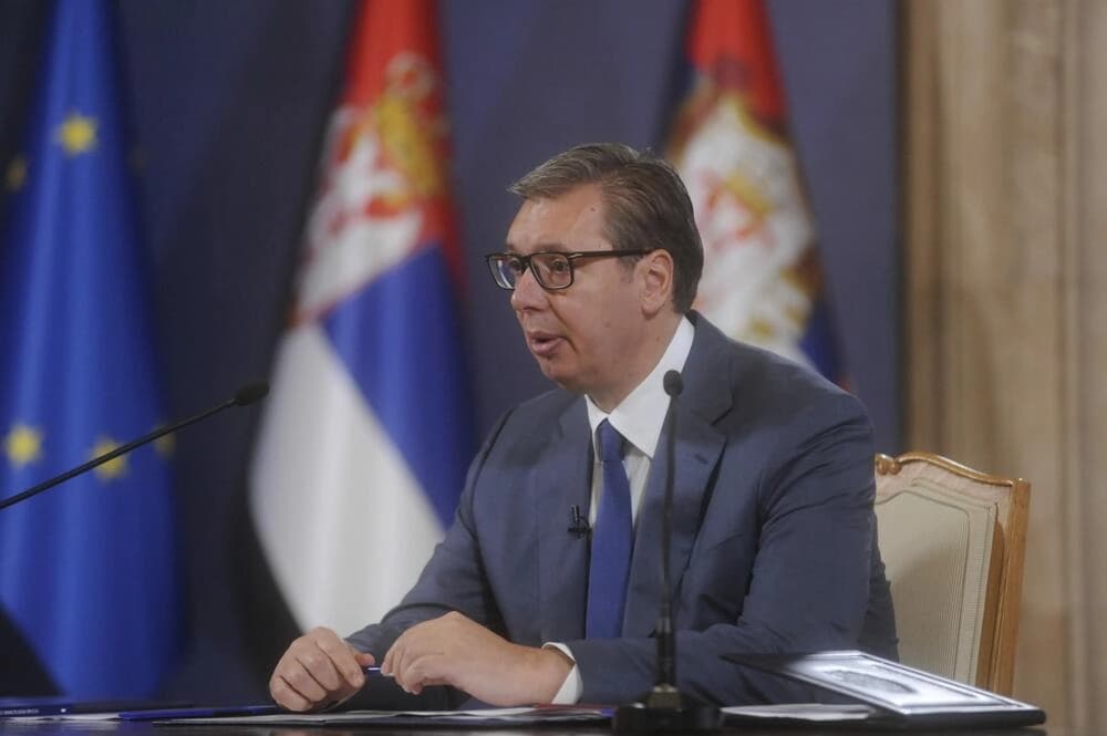 Vučić: Amerika vojno najjača sila svijeta