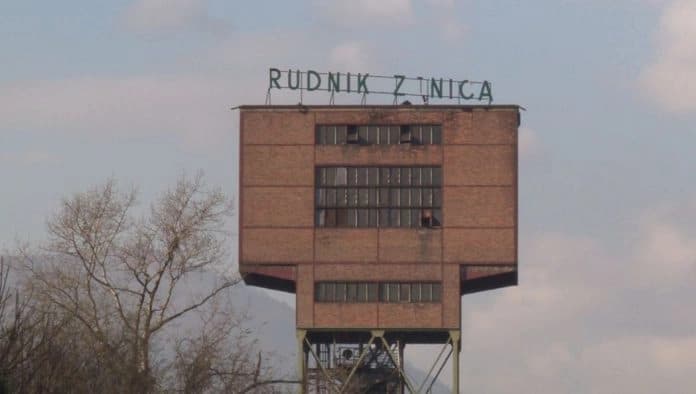 Zenički rudari i dalje u jami – traže pismenu potvrdu da će dobiti plate
