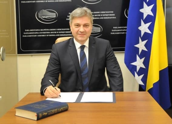 Zvizdić: Zakonski regulisati kažnjavanje zloupotrebe interneta