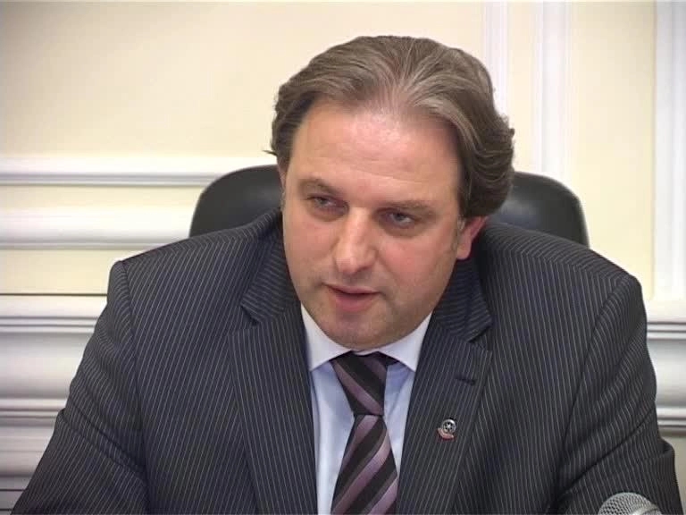 Aleksić poklonio Stevandiću knjigu o posljedicama bombardovanja osiromašenim uranijumom