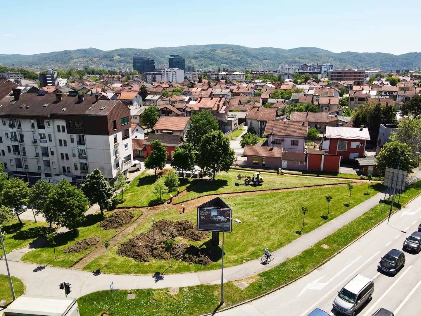 Banjalučani upozoravaju na opasnost na trotoaru u Rosuljama