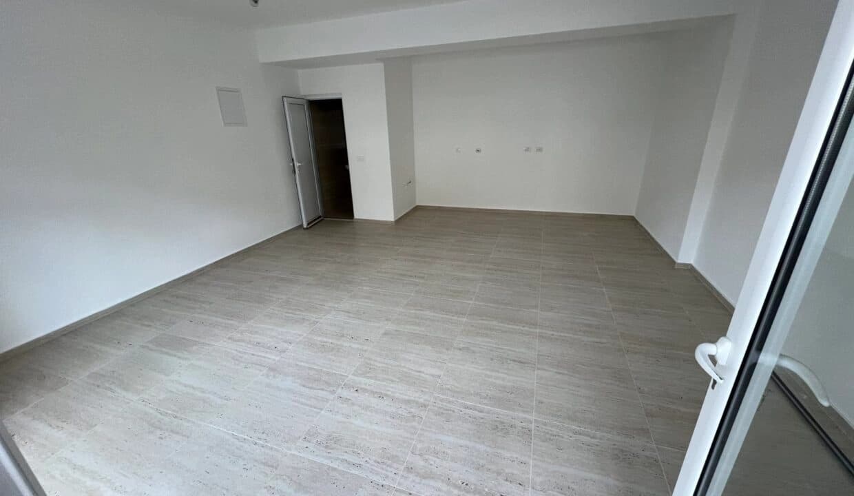 Banjaluka zatrpana praznim lokalima: Godišnje se gradi do 300 novih, a radnje se zatvaraju
