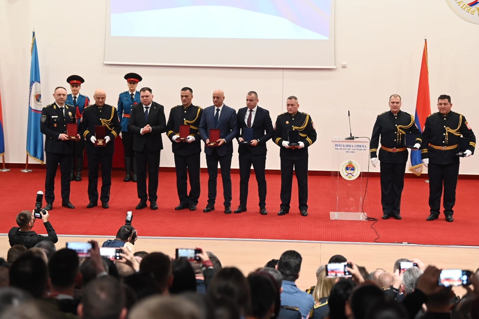 Centralna svečanost u Zalužanima: Policija čvrst oslonac u vremenu bezbjednosnih izazova