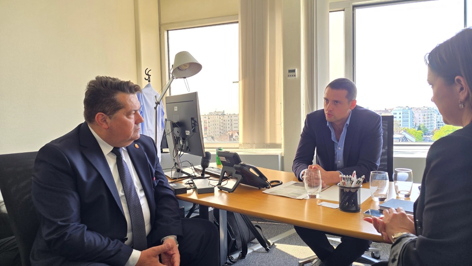 Delegacija Narodne skupštine na sastanku sa poslanikom u Evropskom parlamentu Aleksandrom Nikolićem