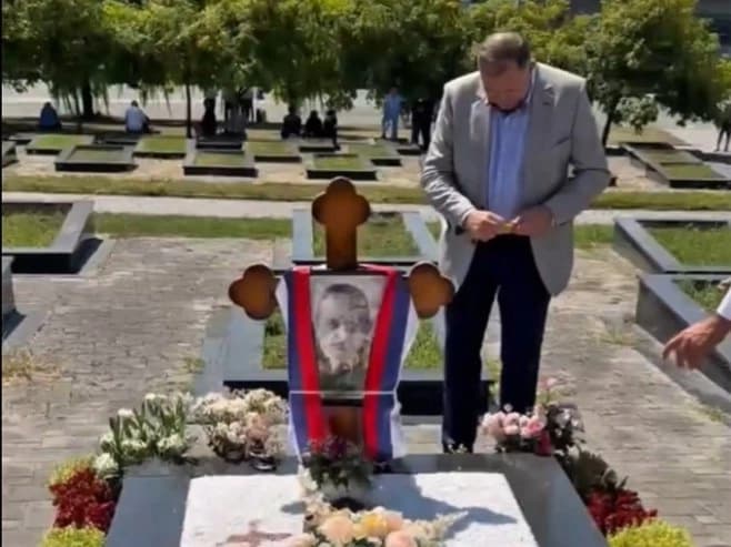 Dodik posjetio mjesto vječnog Kusturićevog počinka: Bio je čovjek koji je spasio mnogo života