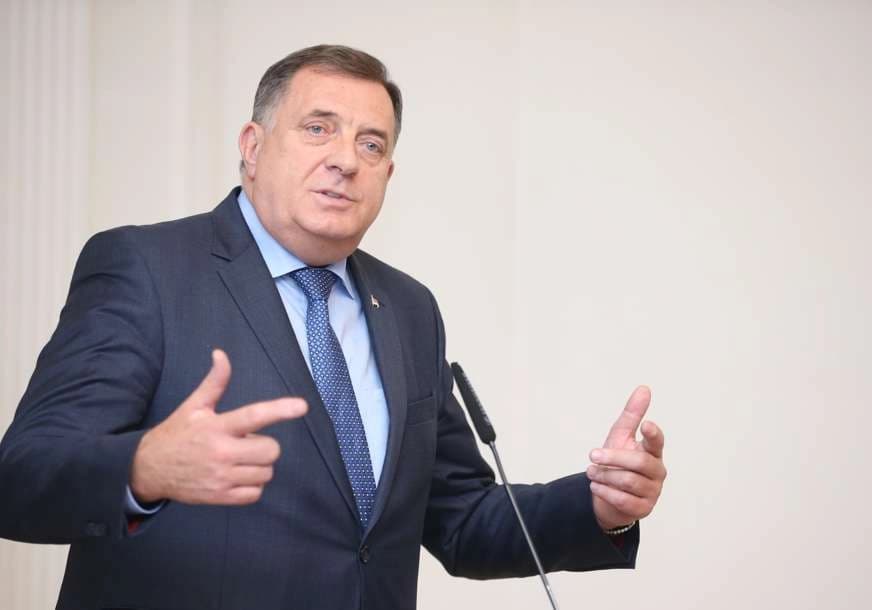 Dodik: Šmit dovodi u pitanje ravnopravnost naroda