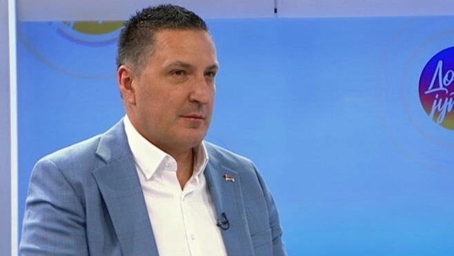Elek odbija da odstupi sa funkcije direktora